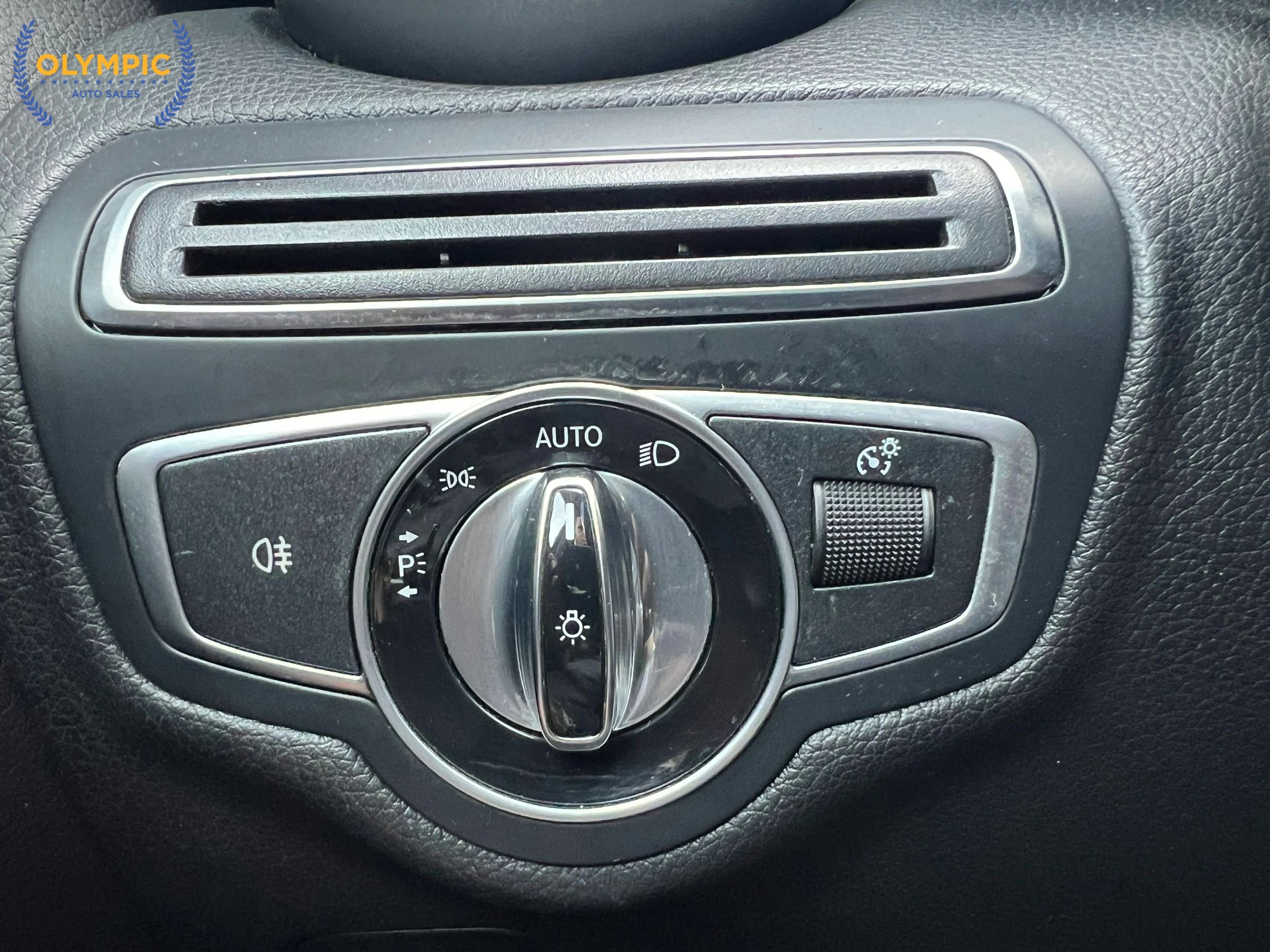 Used 2016 Mercedes-Benz C 300 4MATIC Sedan w/ Premium 1 Package image 30