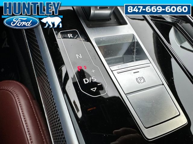 Used 2021 Audi S8 L AWD/4WD image 36
