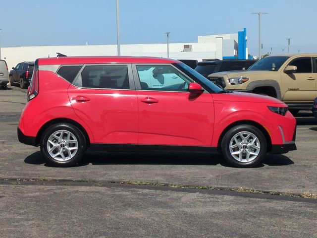 Used 2023 Kia Soul LX w/ LX Technology Package image 9