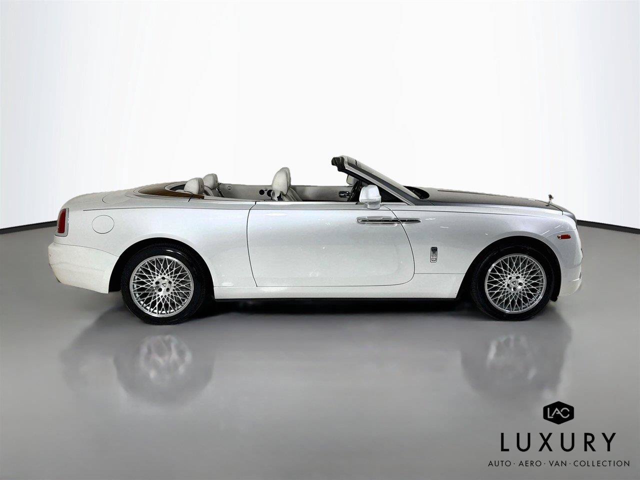 Used 2016 Rolls-Royce Dawn RWD image 5