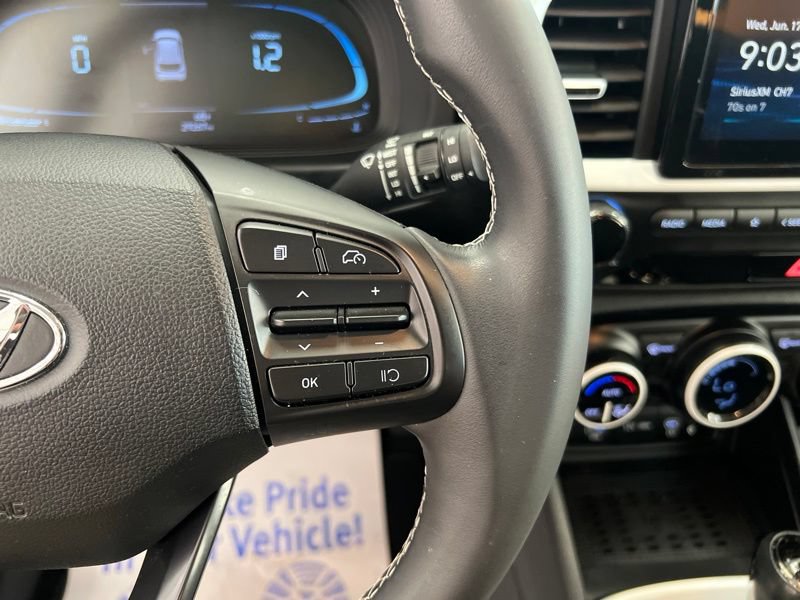 Used 2023 Hyundai Venue Limited FWD image 23