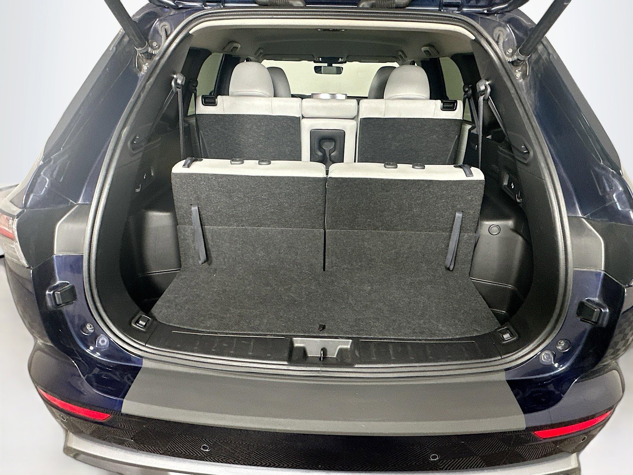 Used 2025 Mitsubishi Outlander SE image 29