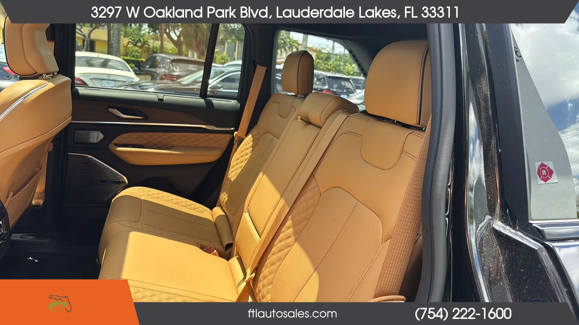 Used 2022 Jeep Grand Cherokee Summit w/ Luxury Tech Group V AWD/4WD image 34