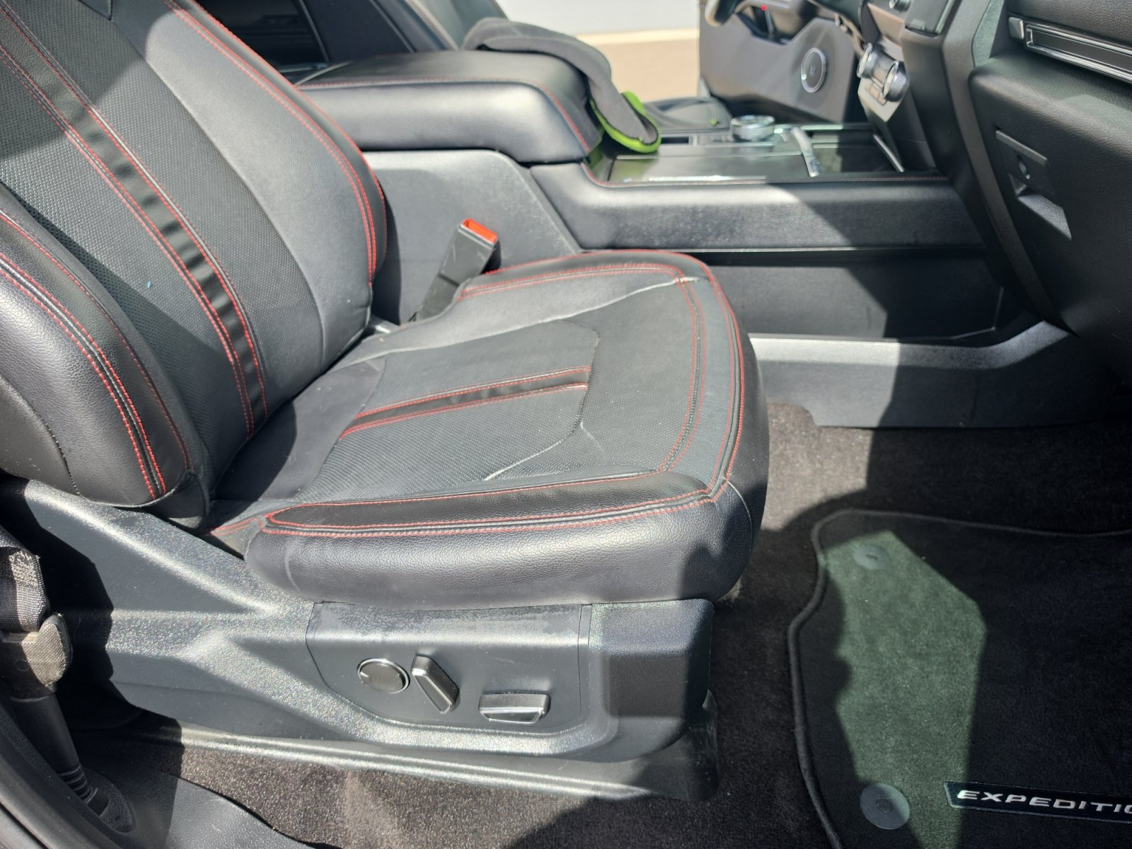 Used 2019 Ford Expedition Limited w/ Equipment Group 303A RWD image 29