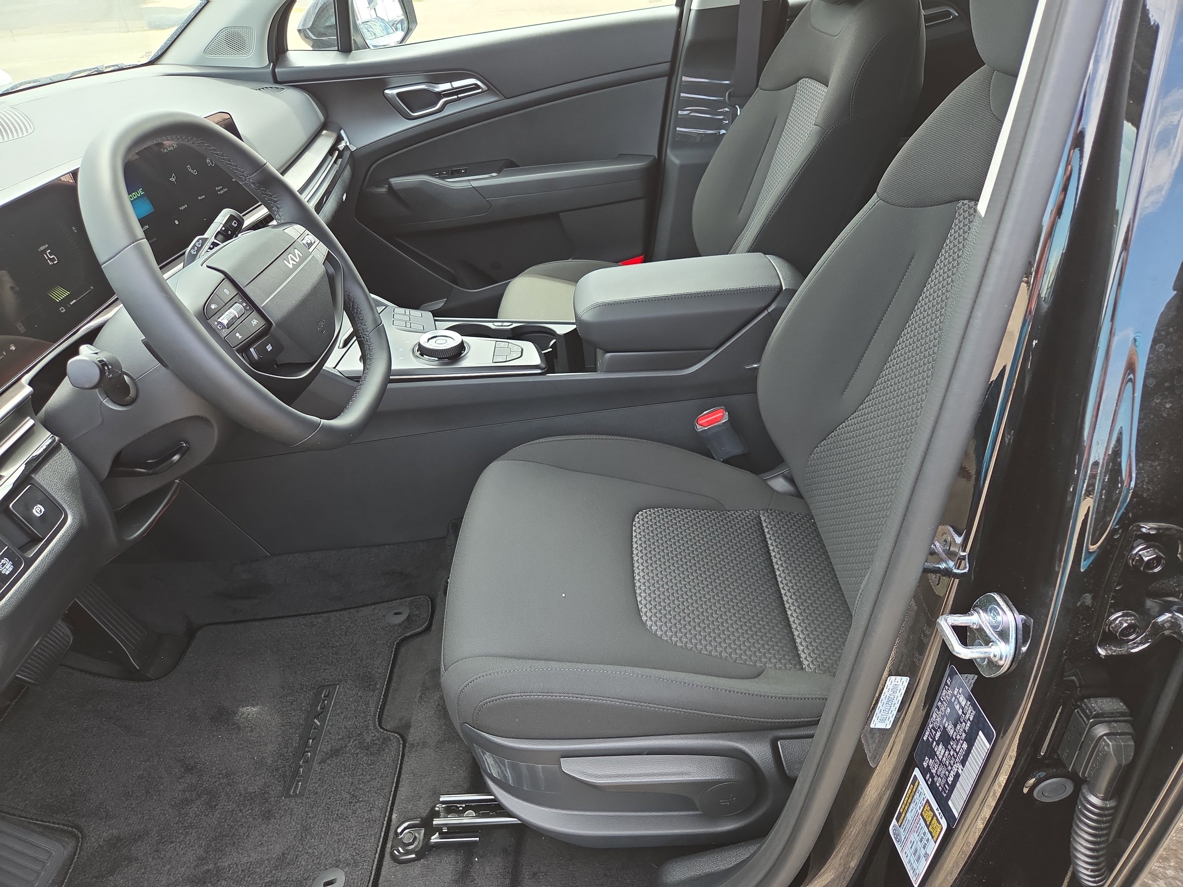 New 2026 Kia Sportage LX image 4