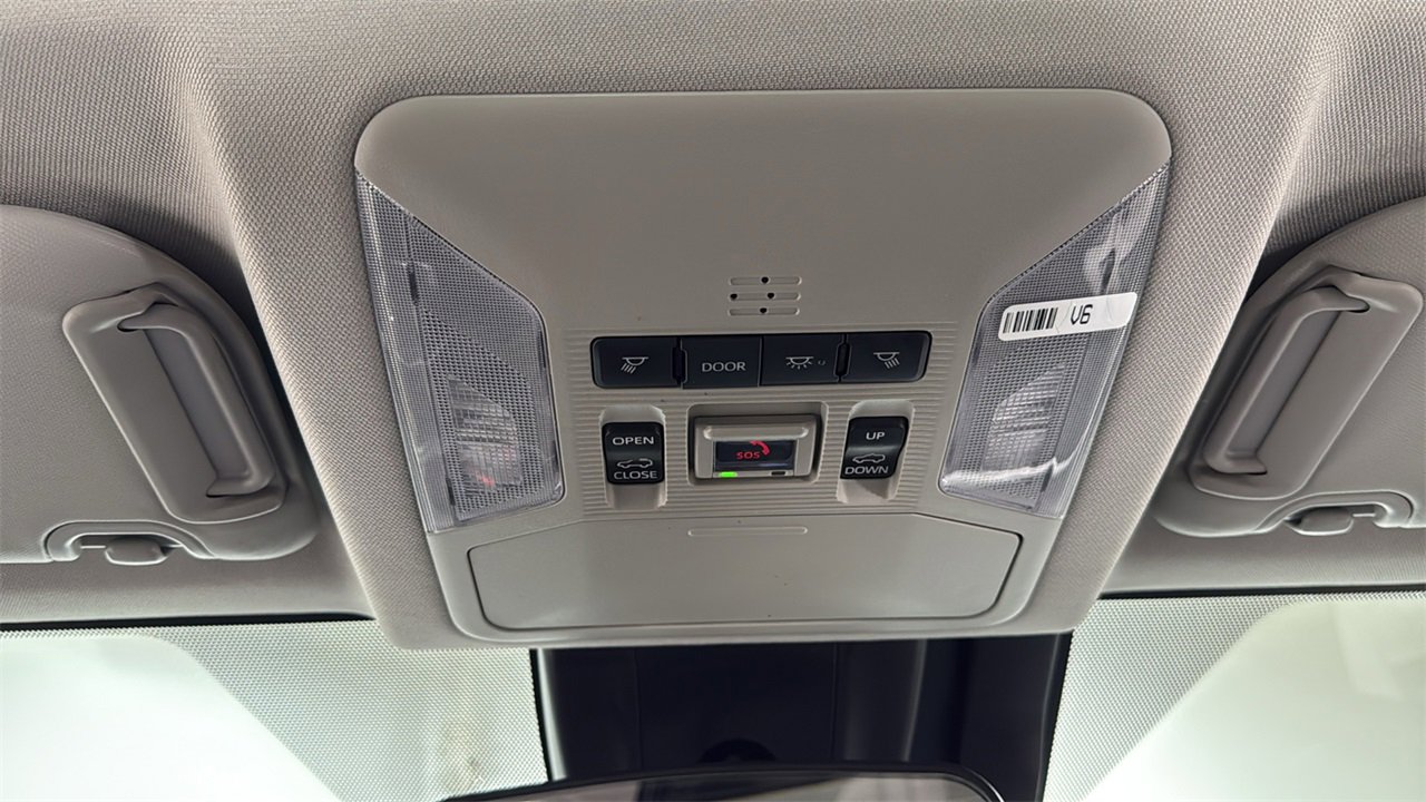 Used 2022 Toyota RAV4 XLE image 11