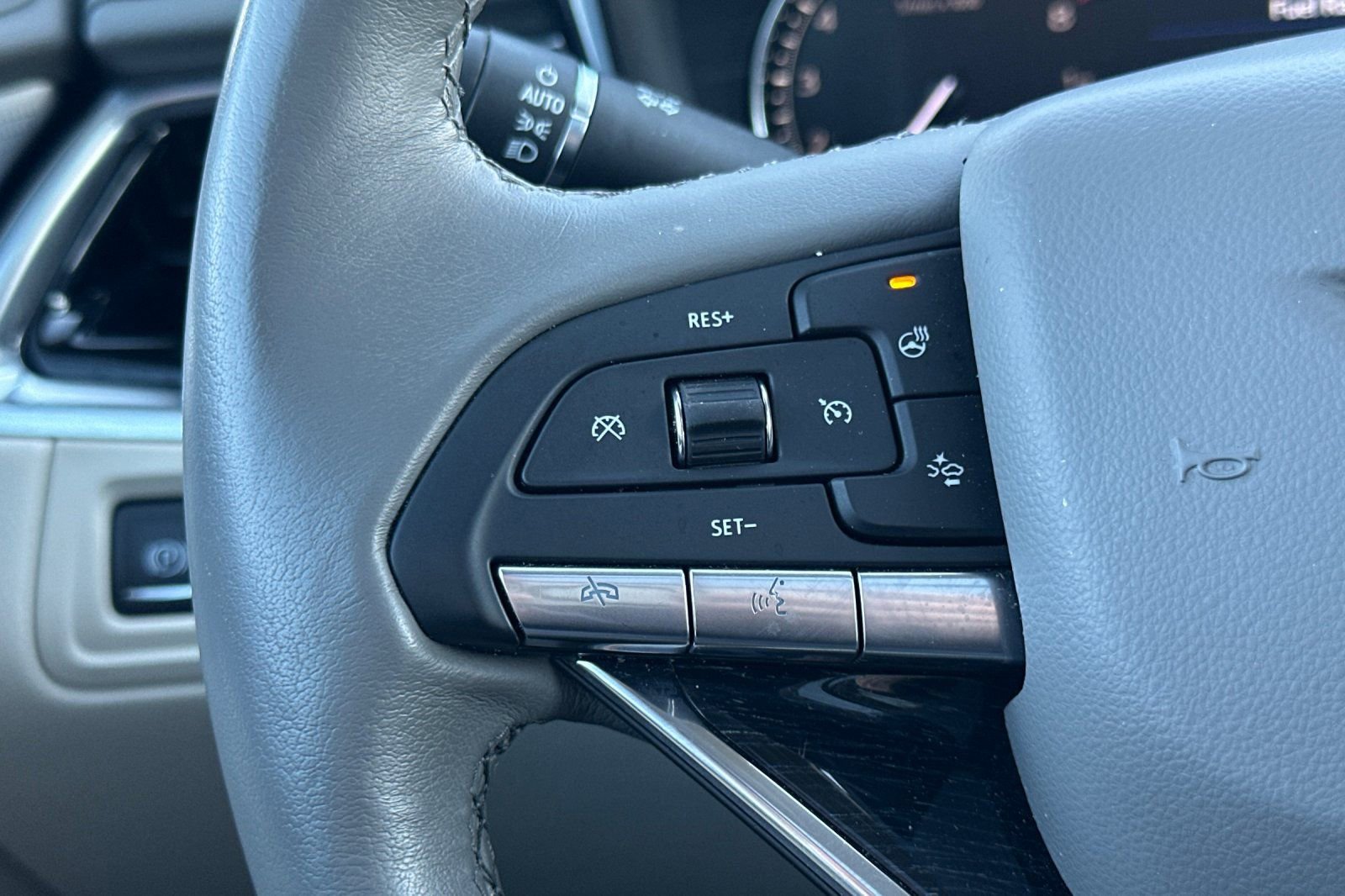 Certified 2025 Cadillac XT6 Premium Luxury image 38