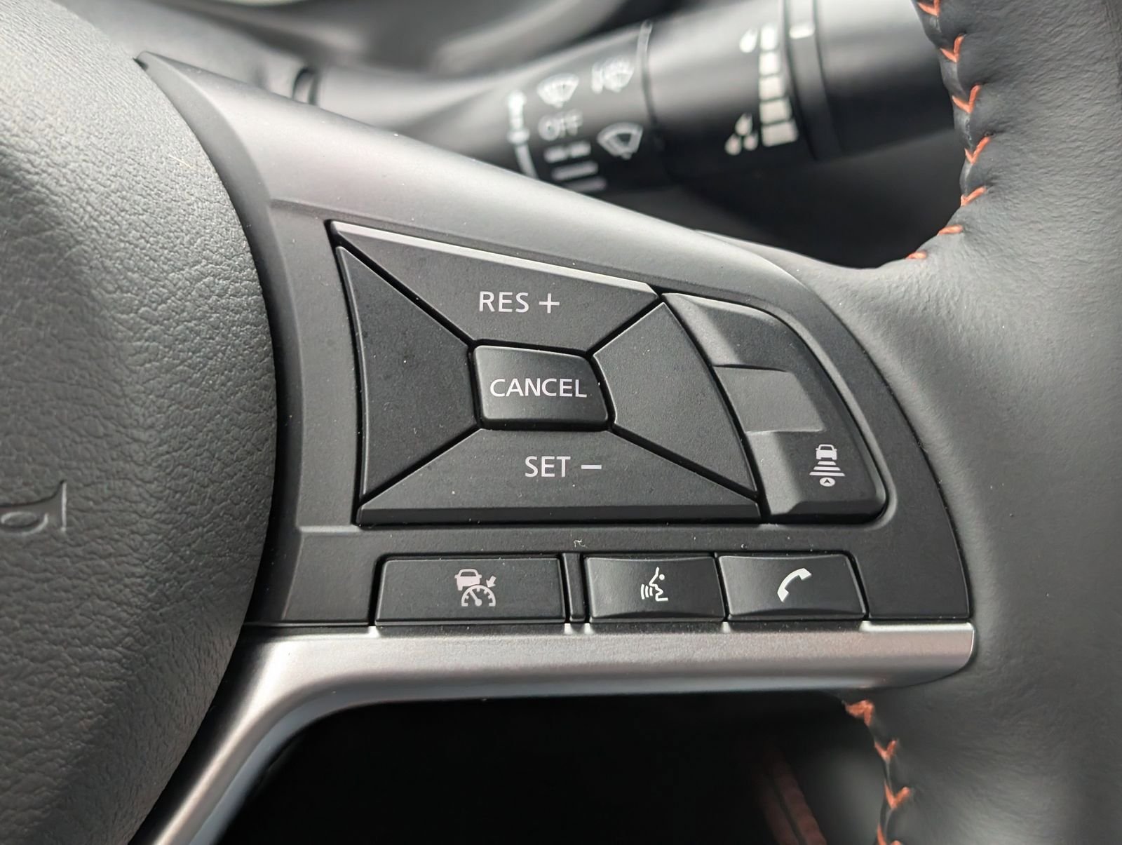Used 2025 Nissan Sentra SR w/ SR Premium Package FWD image 24