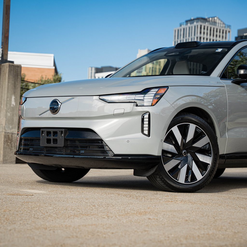 Certified 2025 Volvo EX90 Ultra image 2