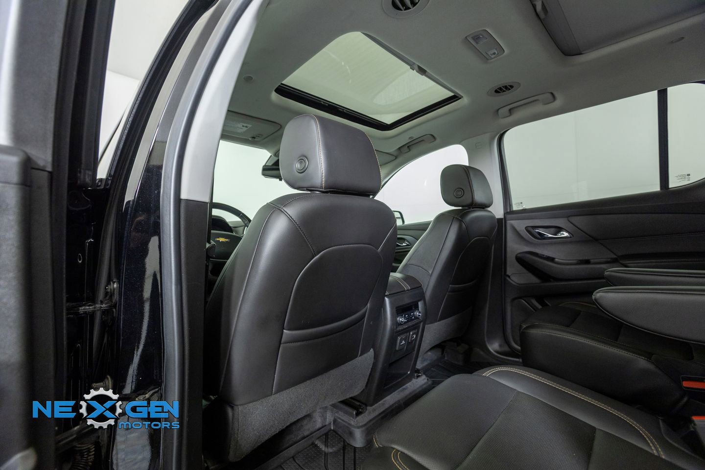 Used 2020 Chevrolet Traverse Premier w/ Redline Edition image 24