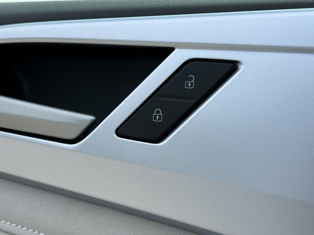 New 2025 Volkswagen Taos S image 9