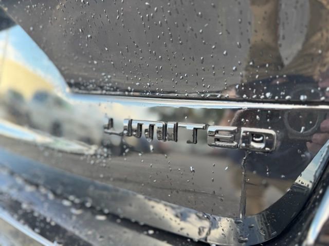 New 2025 Jeep Grand Cherokee L Limited w/ Black Appearance Package image 8