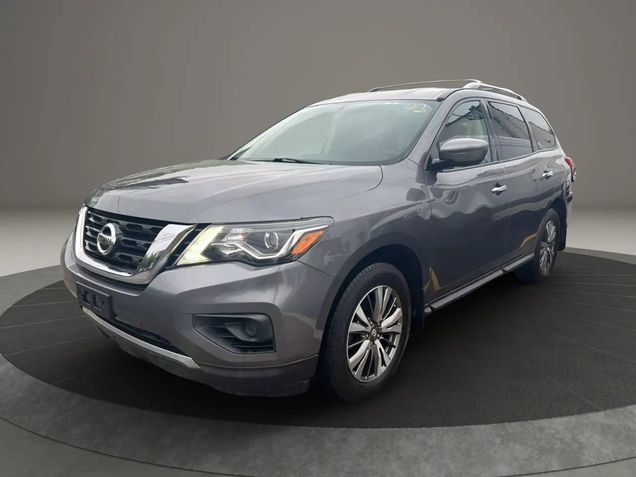 Used 2019 Nissan Pathfinder S image 1