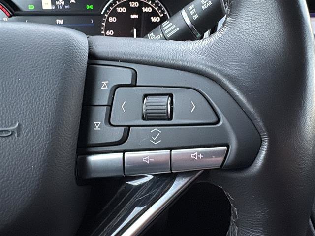 Used 2025 Cadillac XT6 Premium Luxury image 21