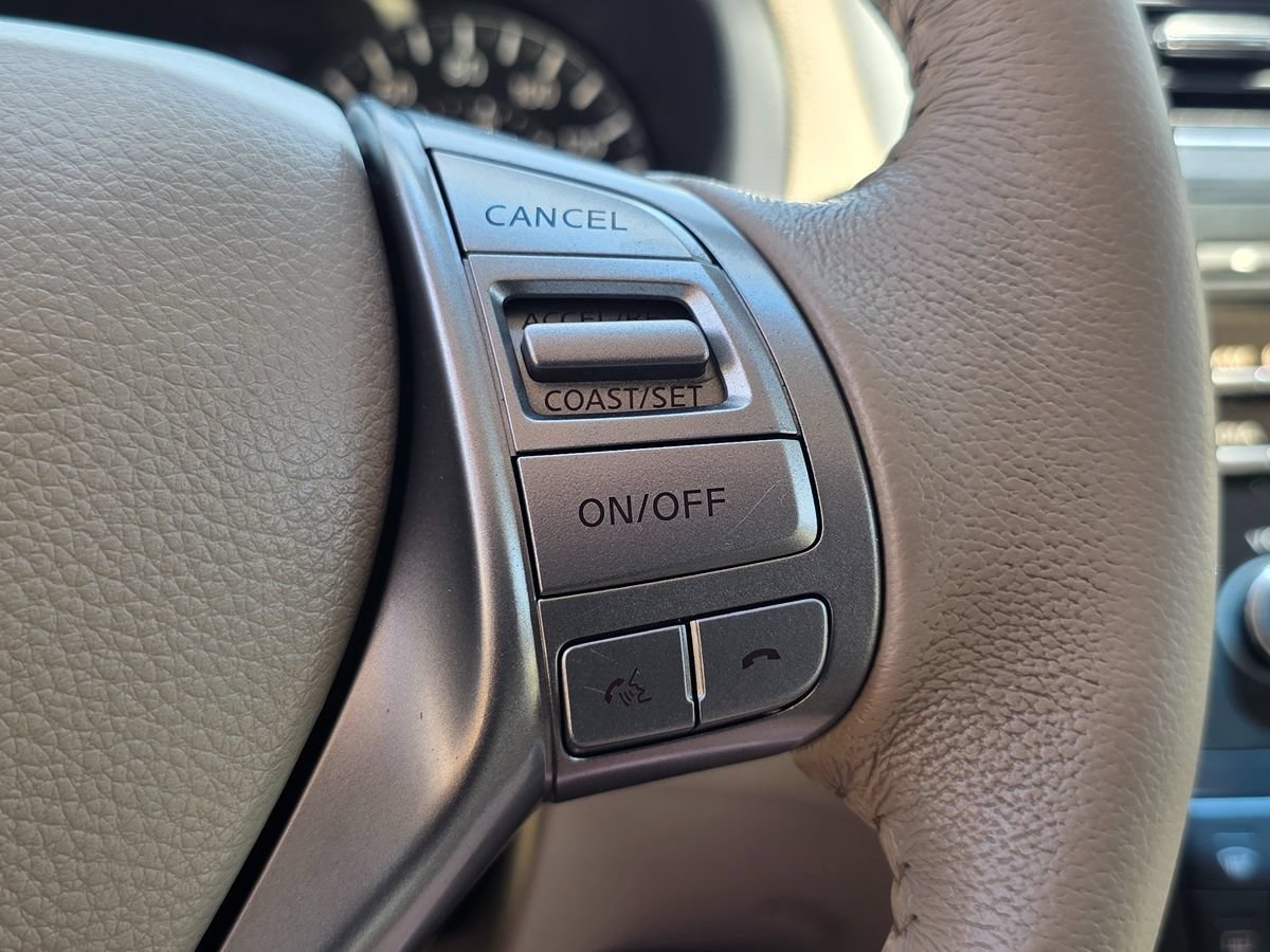Used 2015 Nissan Altima 2.5 SV FWD image 30