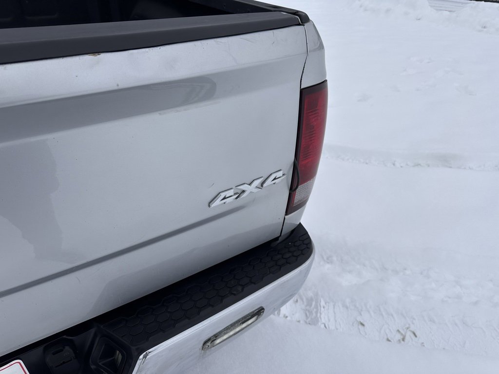 Used 2015 RAM 3500 SLT w/ Cold Weather Group image 6