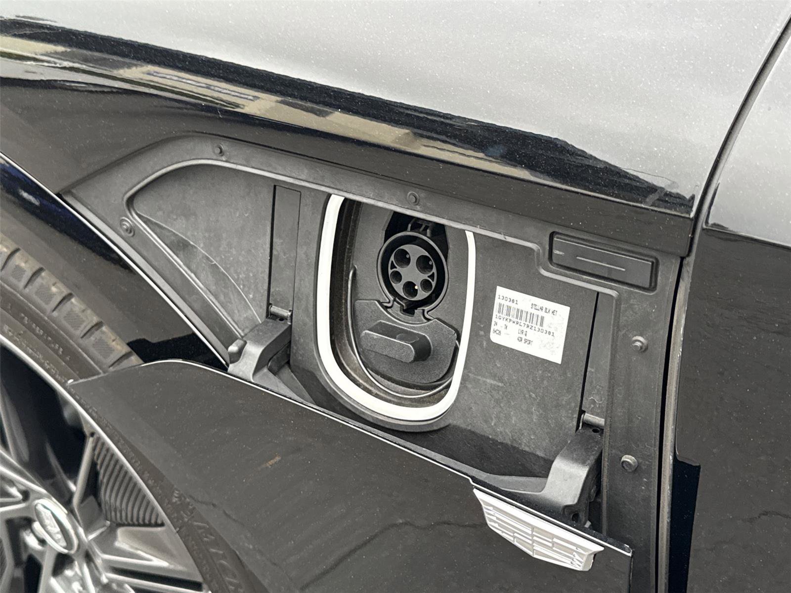 Used 2024 Cadillac Lyriq Sport image 21