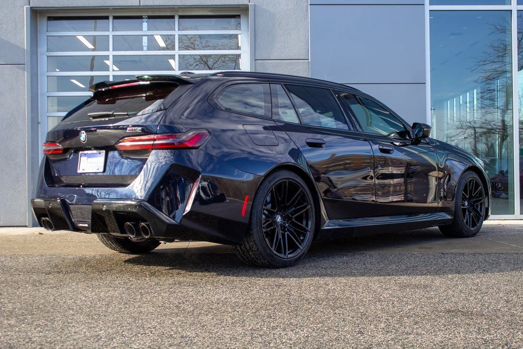 Used 2025 BMW M5 Touring image 10