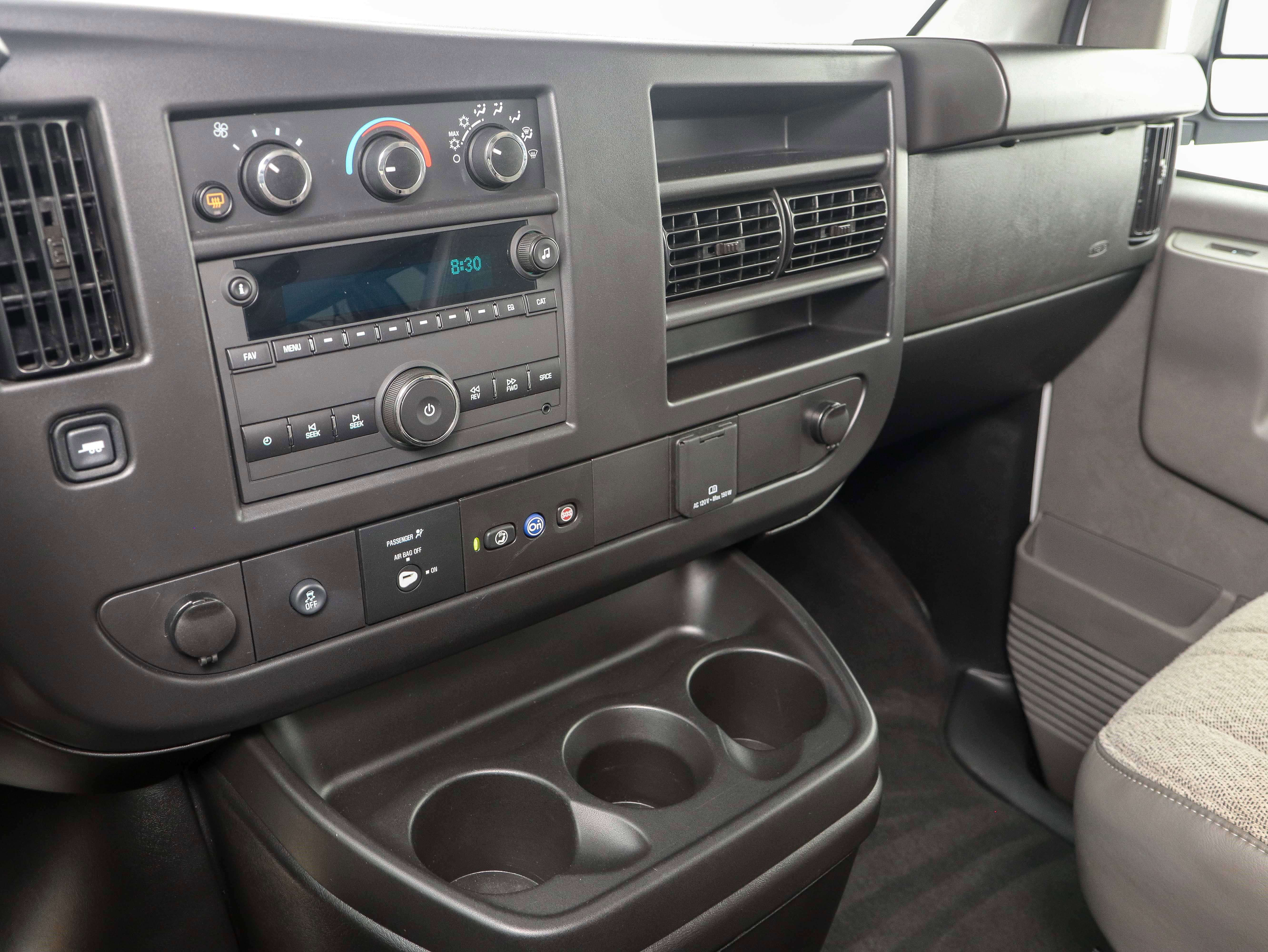 Used 2025 Chevrolet Express 3500 LS RWD image 17