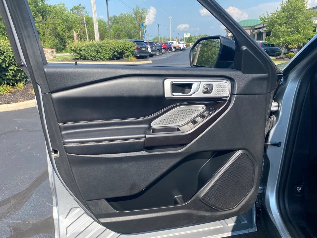 Used 2020 Ford Explorer ST w/ ST High-Performance Pack AWD/4WD image 17