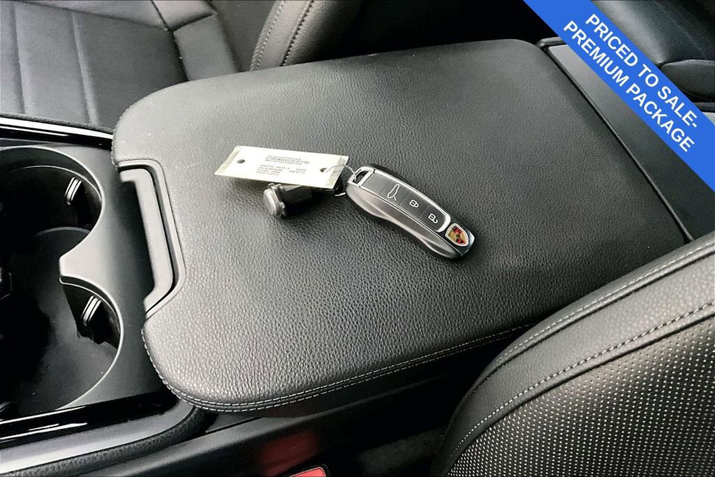 Used 2025 Porsche Panamera 4 w/ Premium Package image 13