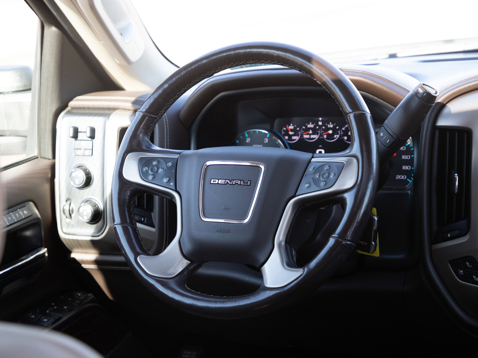 Used 2018 GMC Sierra 2500 Denali image 14