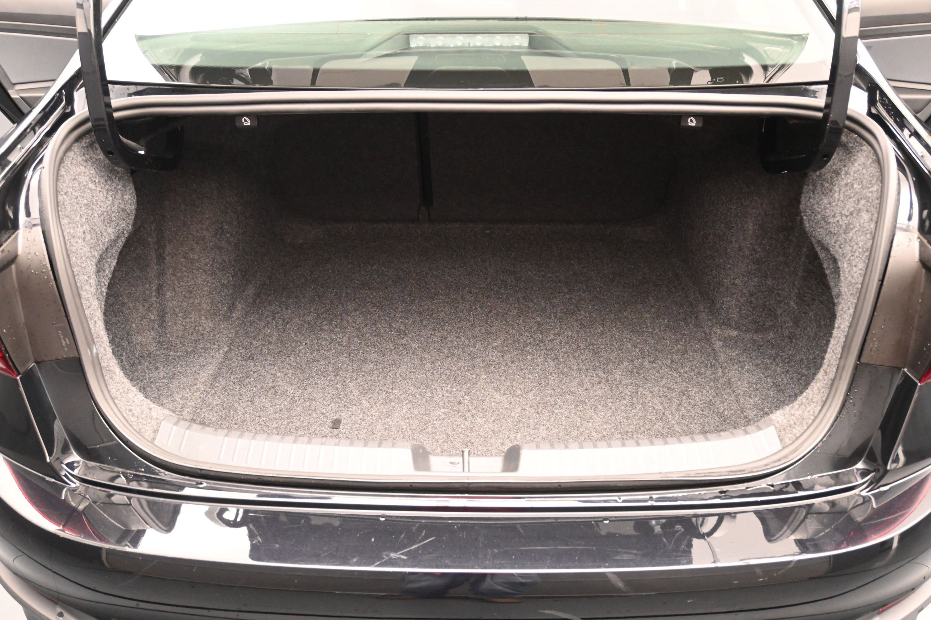 Used 2026 Volkswagen Jetta SE FWD image 20