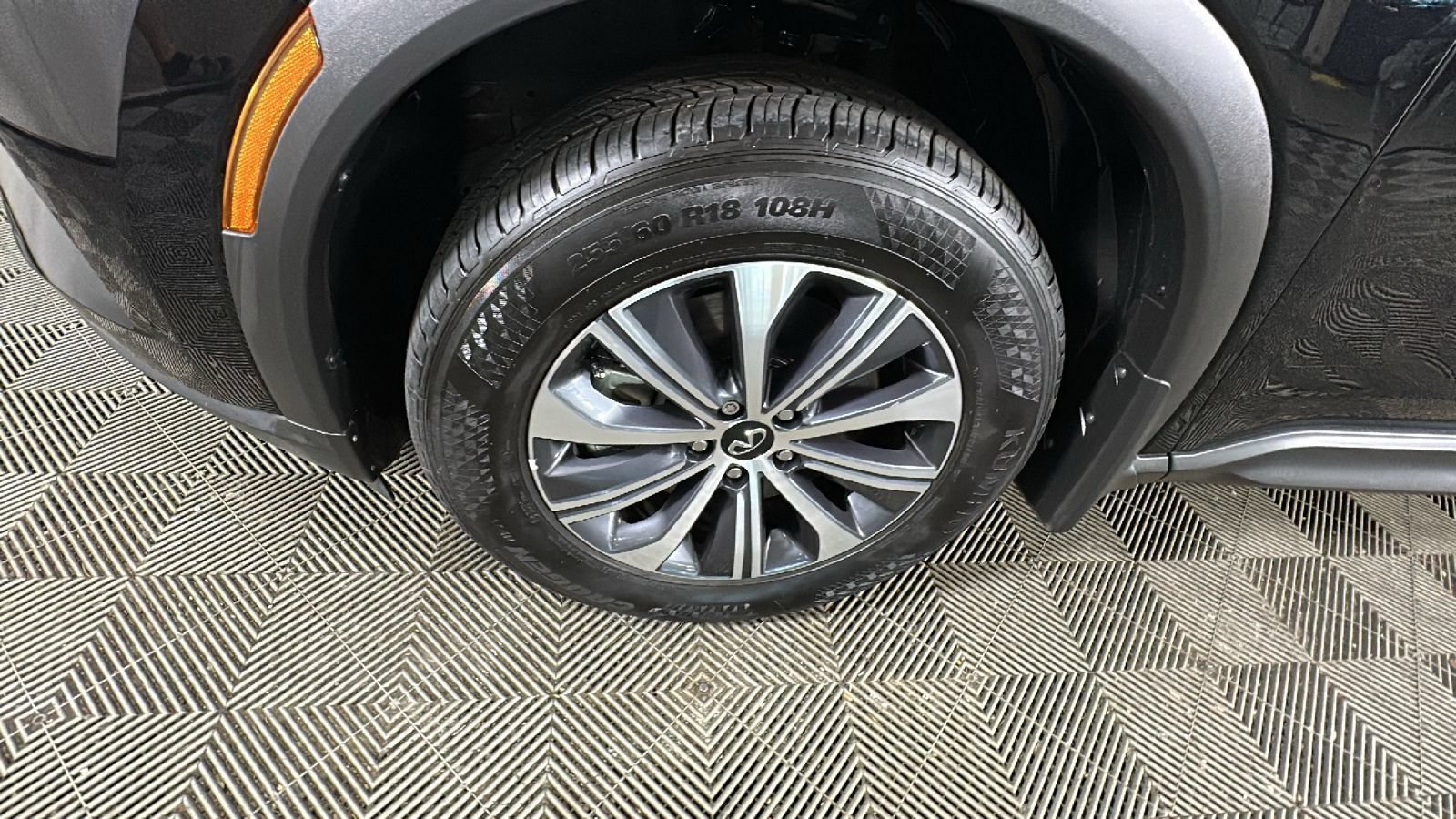 Used 2025 INFINITI QX60 Pure AWD/4WD image 9