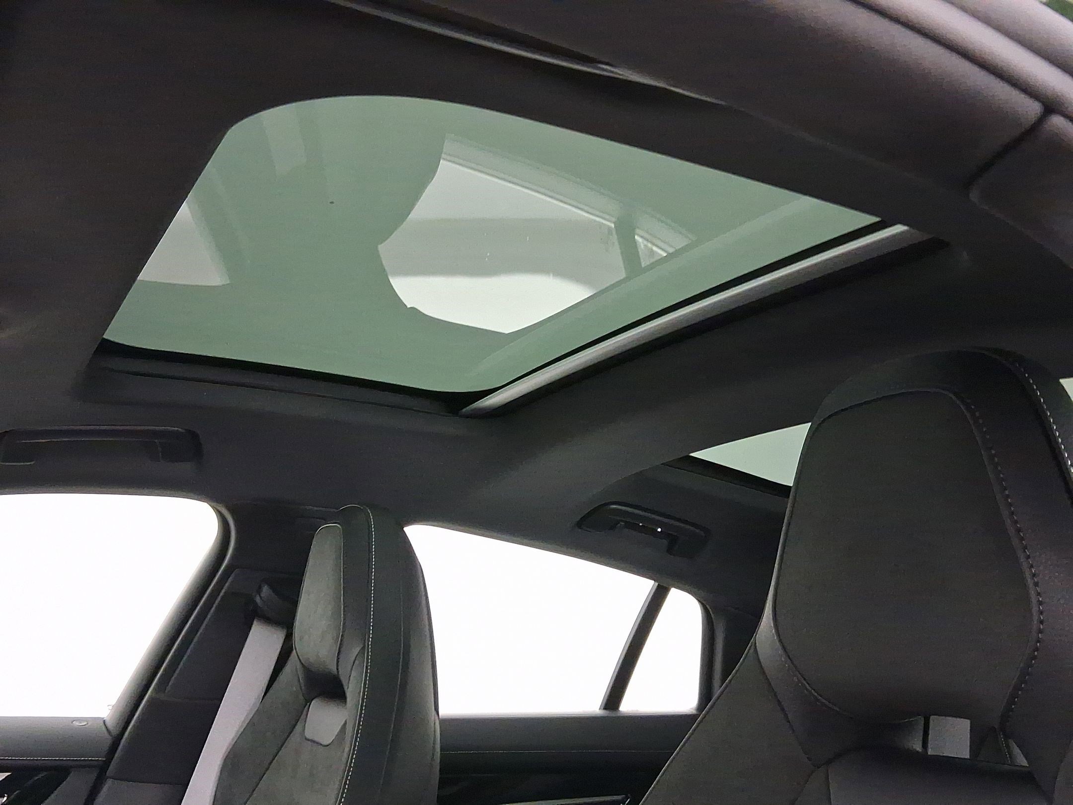 New 2026 Porsche Panamera 4 image 14