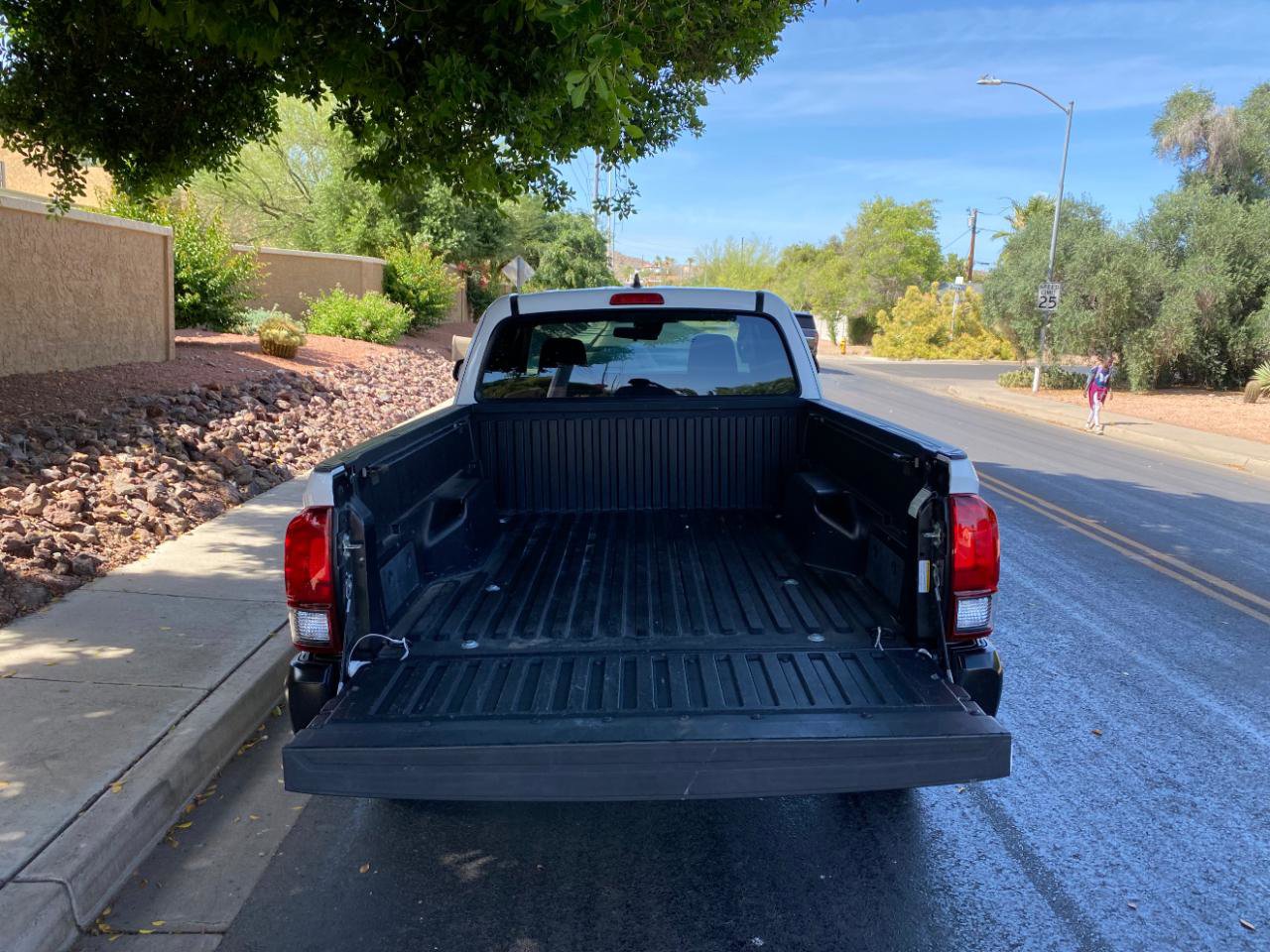 Used 2018 Toyota Tacoma SR RWD image 9