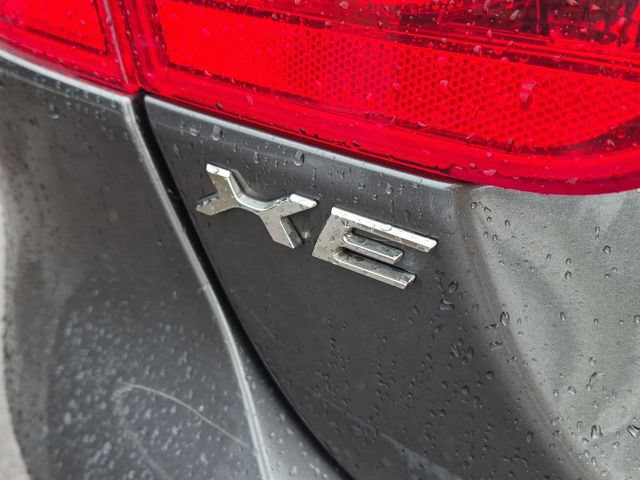 Used 2018 Jaguar XE Premium AWD/4WD image 10