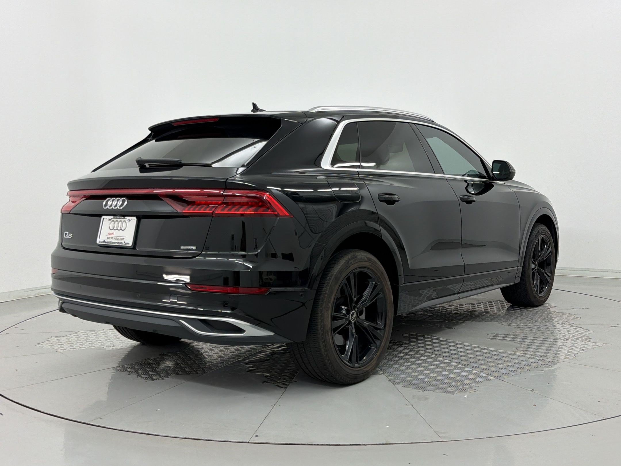Used 2023 Audi Q8 Premium Plus w/ Premium Plus Package AWD/4WD image 9