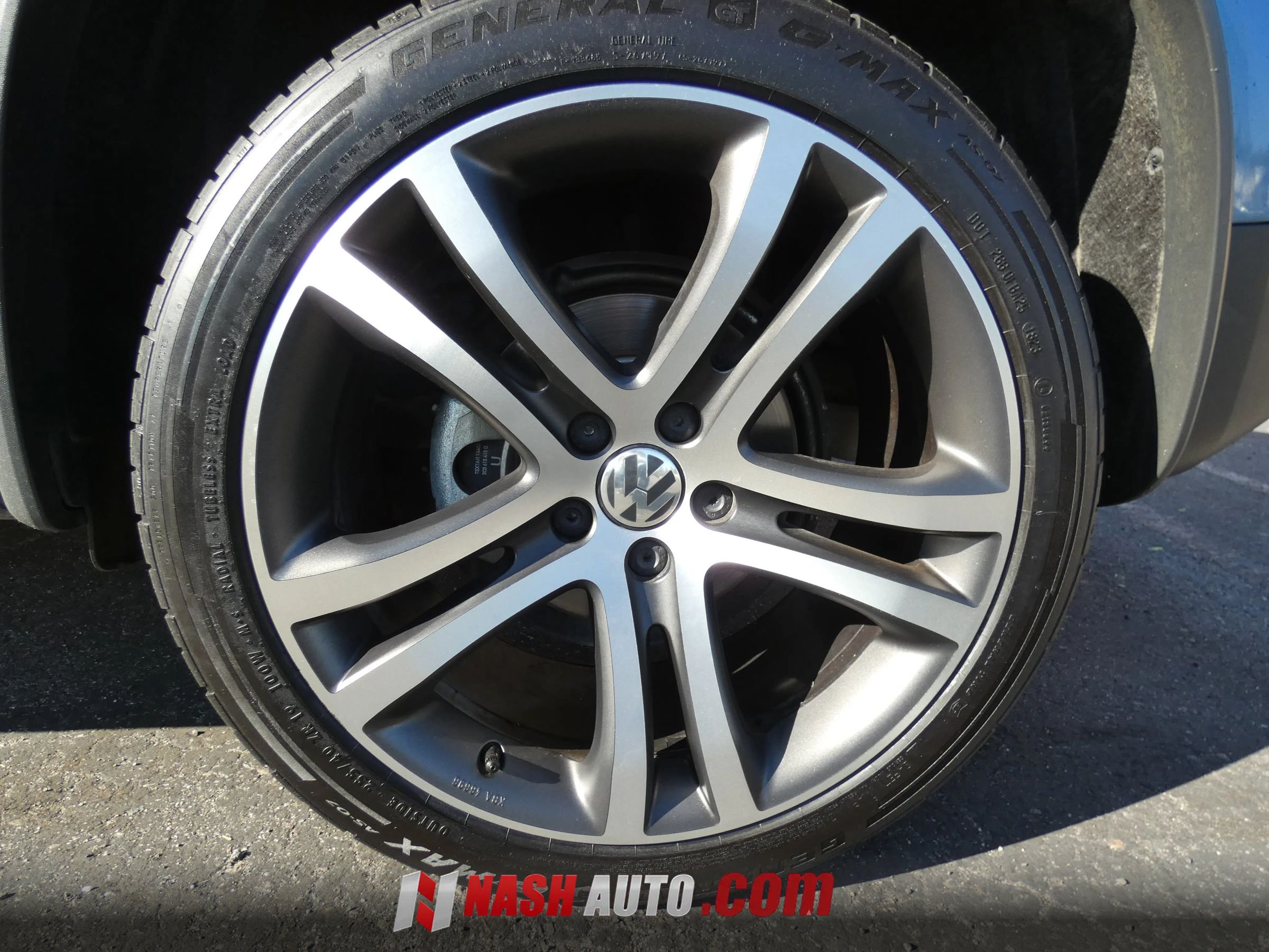 Used 2017 Volkswagen Tiguan SEL FWD image 19