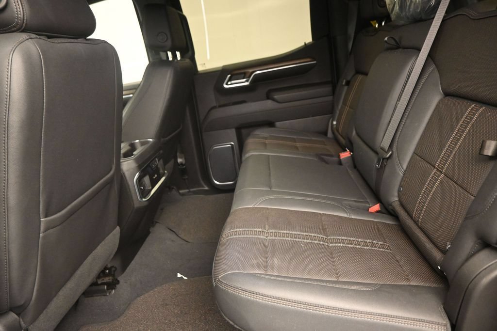 Used 2023 Chevrolet Silverado 1500 High Country RWD image 14