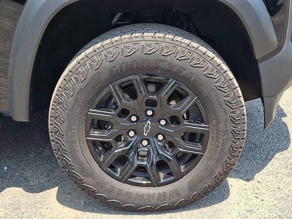 Used 2024 Chevrolet Colorado Trail Boss AWD/4WD image 31