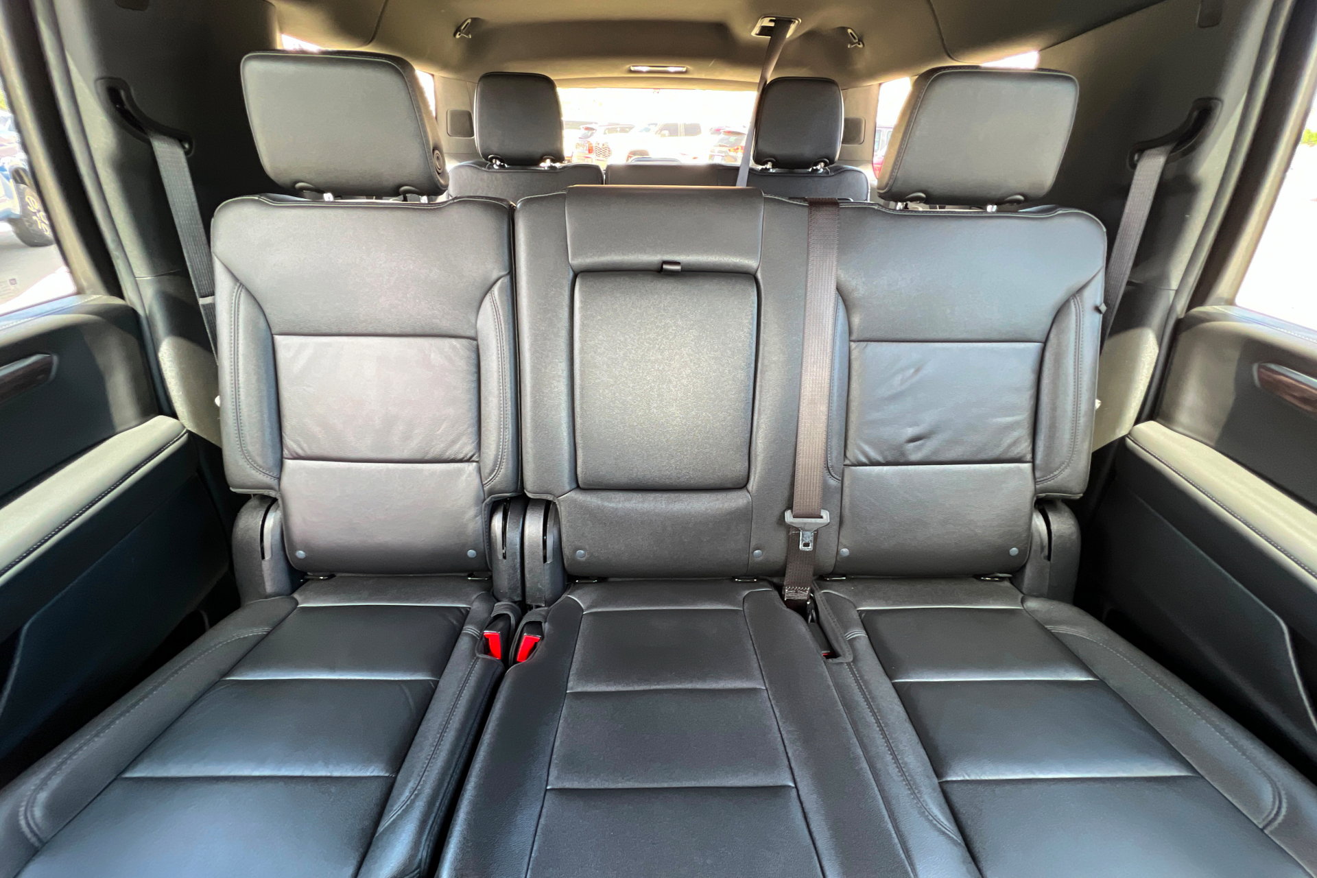 Used 2025 Chevrolet Suburban Z71 AWD/4WD image 27