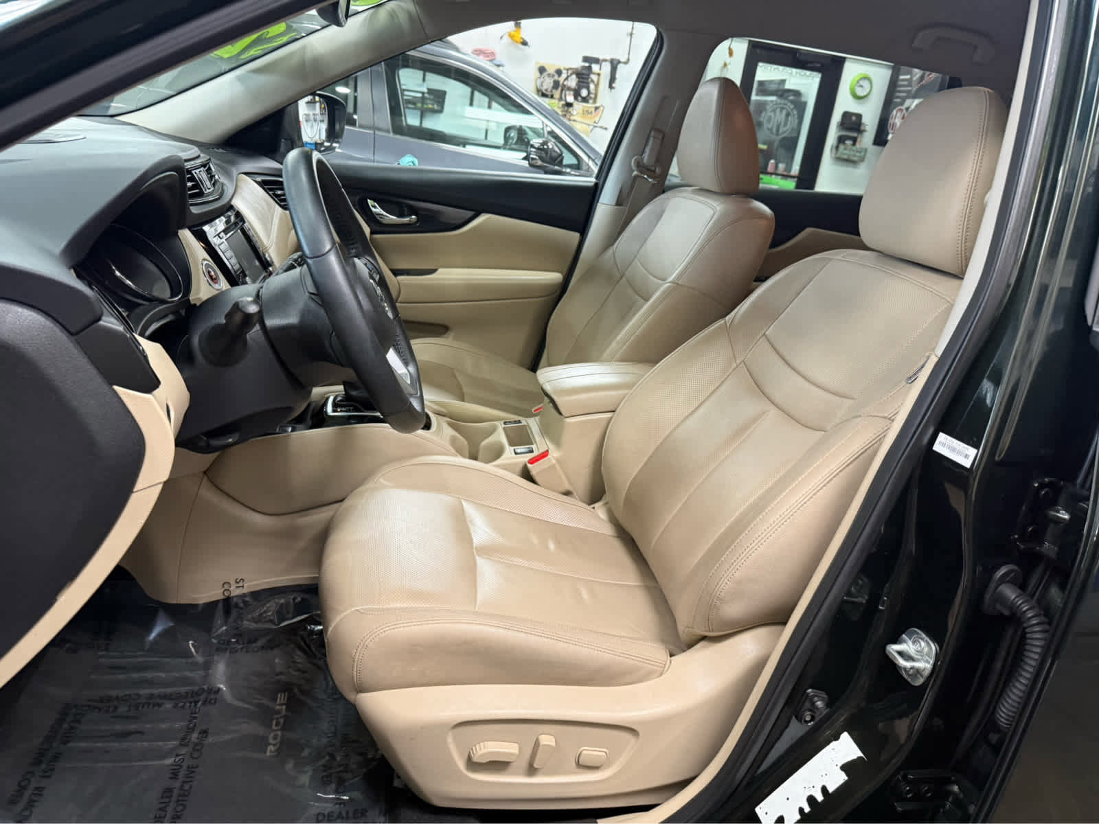 Used 2020 Nissan Rogue SL AWD/4WD image 9