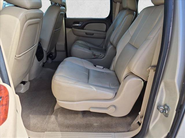 Used 2013 Chevrolet Suburban LT w/ Luxury Package AWD/4WD image 18