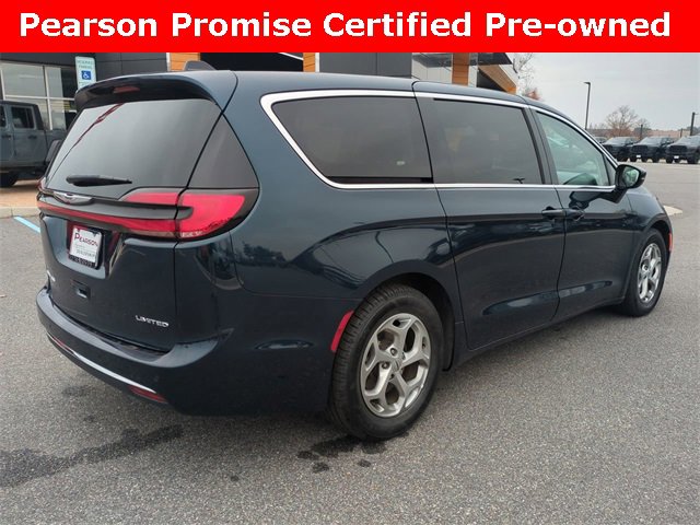 Used 2024 Chrysler Pacifica Limited image 4