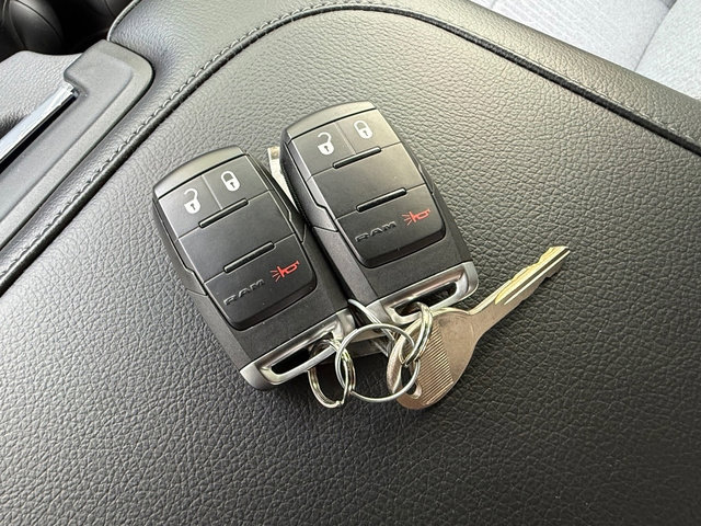 Used 2024 RAM 5500 SLT w/ Quick Order Package 27G SLT AWD/4WD image 30