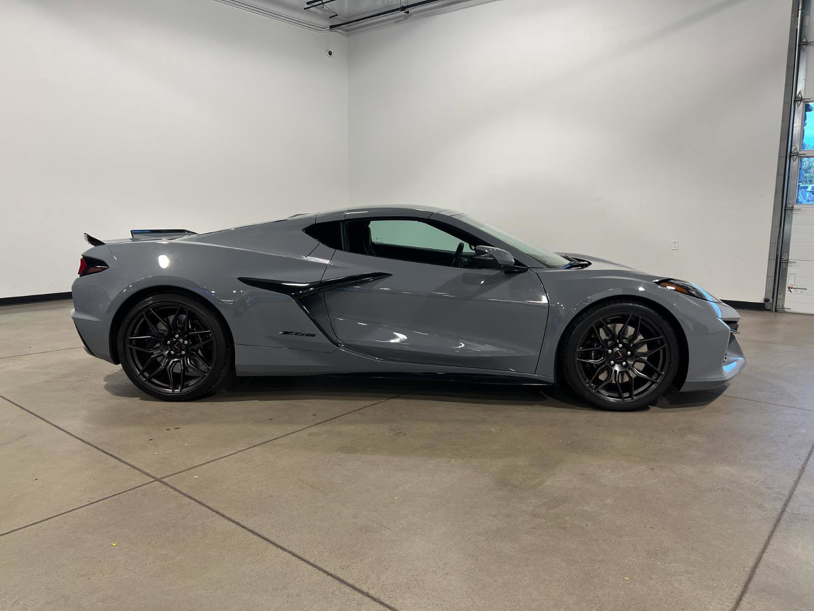Used 2024 Chevrolet Corvette Z06 w/ Stealth Interior Trim Package image 2