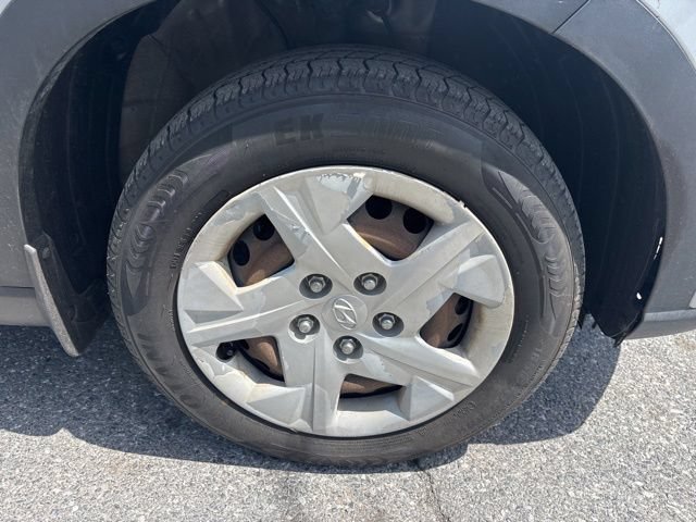 Used 2020 Hyundai Venue SE FWD image 15