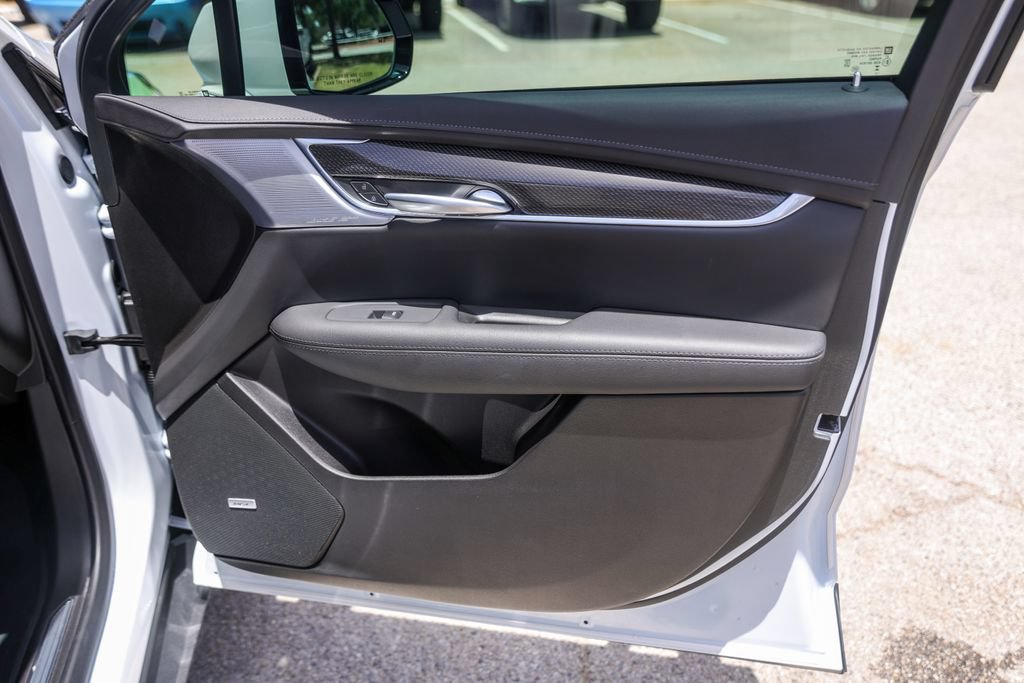 Used 2026 Cadillac XT5 Sportv w/ LPO, Onyx Lite Package AWD/4WD image 30