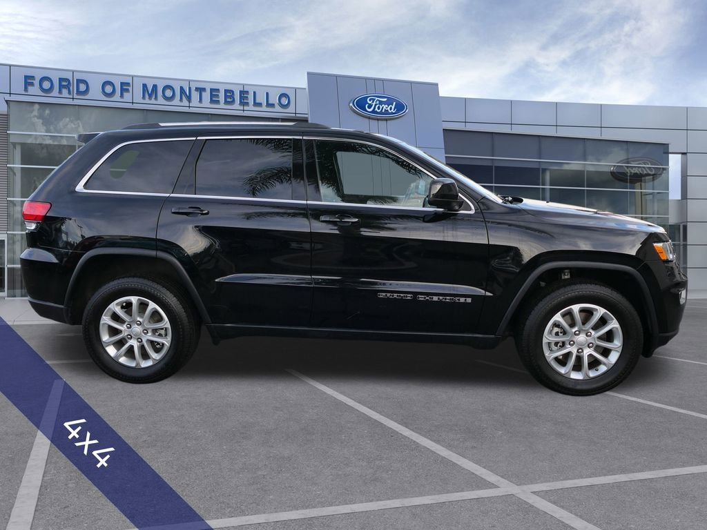 Used 2021 Jeep Grand Cherokee Laredo image 2