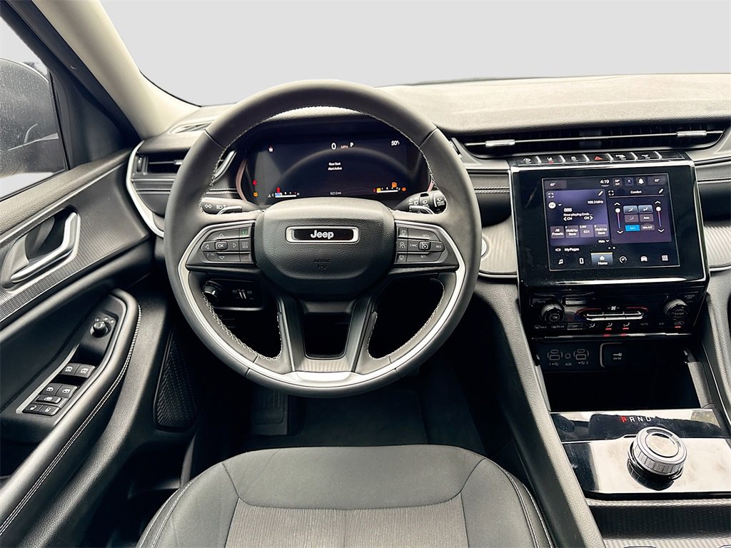 Used 2024 Jeep Grand Cherokee L Laredo image 20