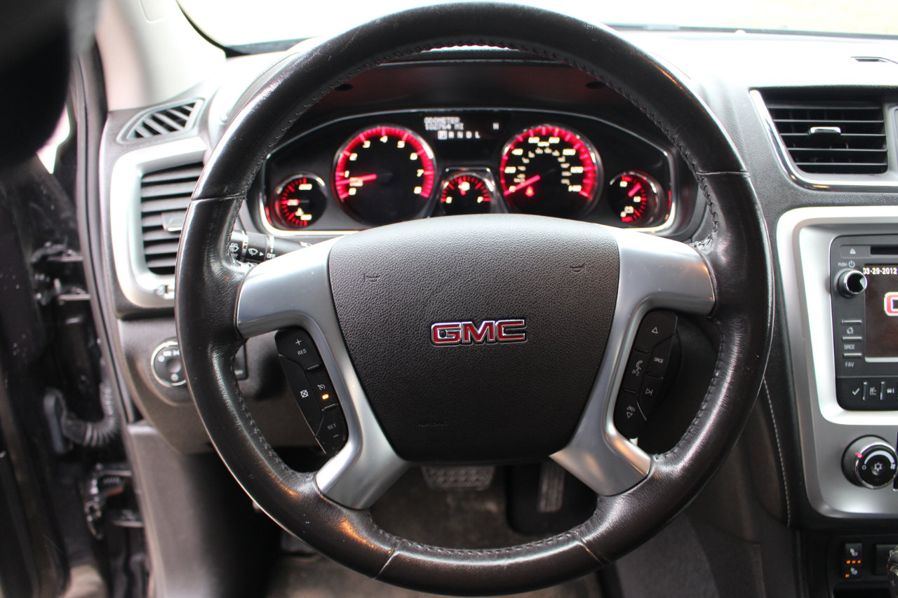 Used 2015 GMC Acadia SLE image 19