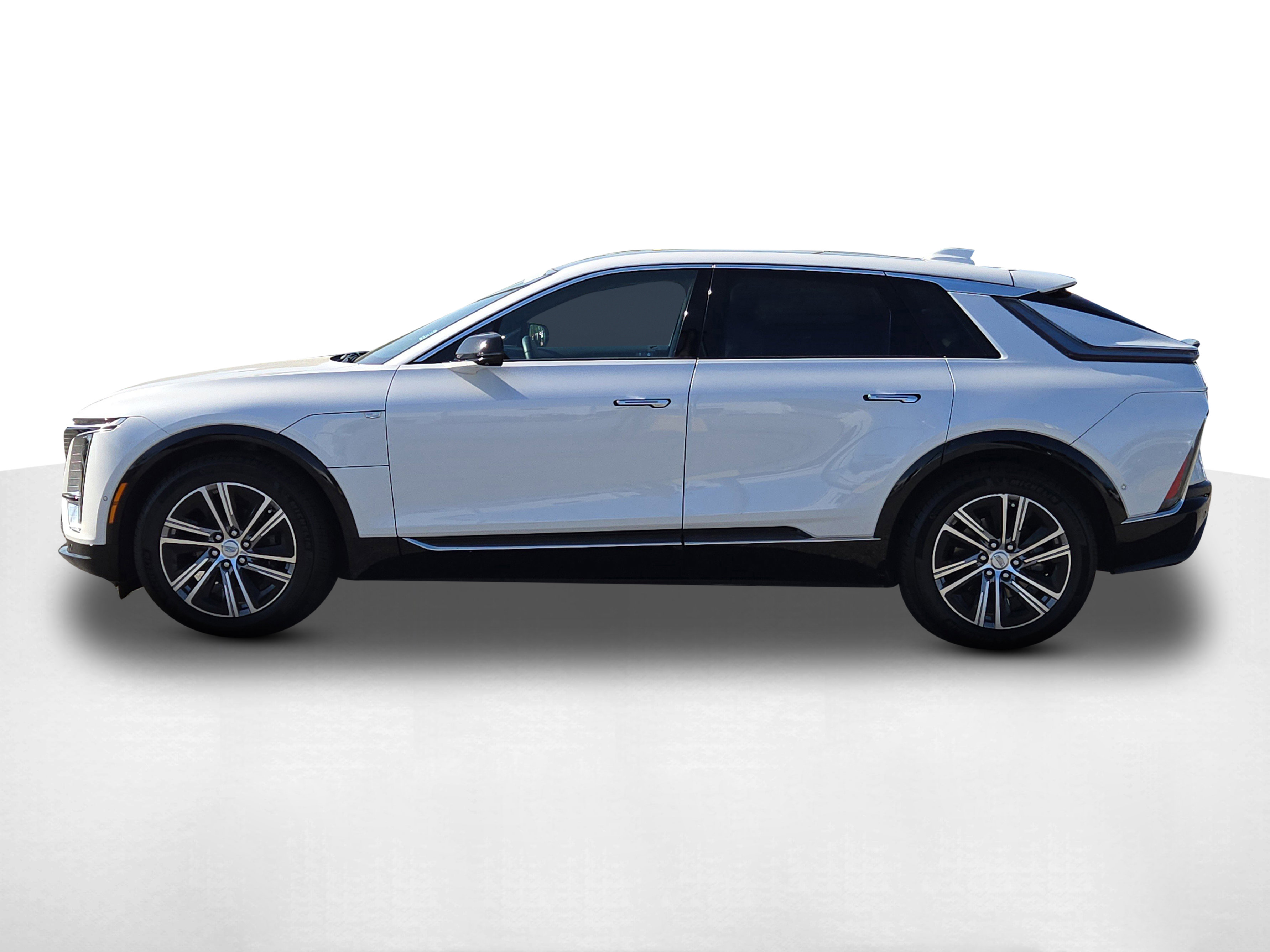 Used 2024 Cadillac Lyriq Luxury RWD image 6