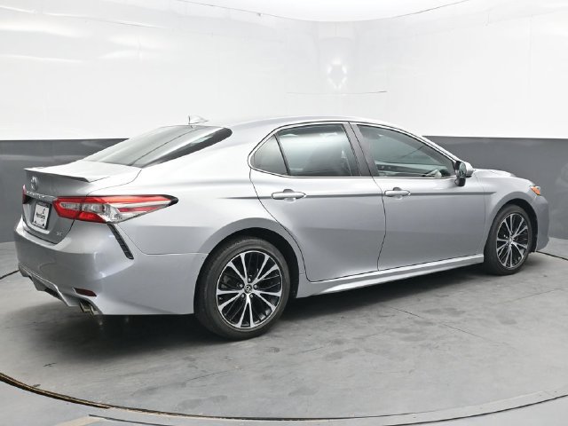 Used 2019 Toyota Camry SE FWD image 8