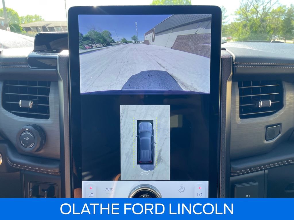 Used 2024 Ford Expedition Max Platinum AWD/4WD image 26