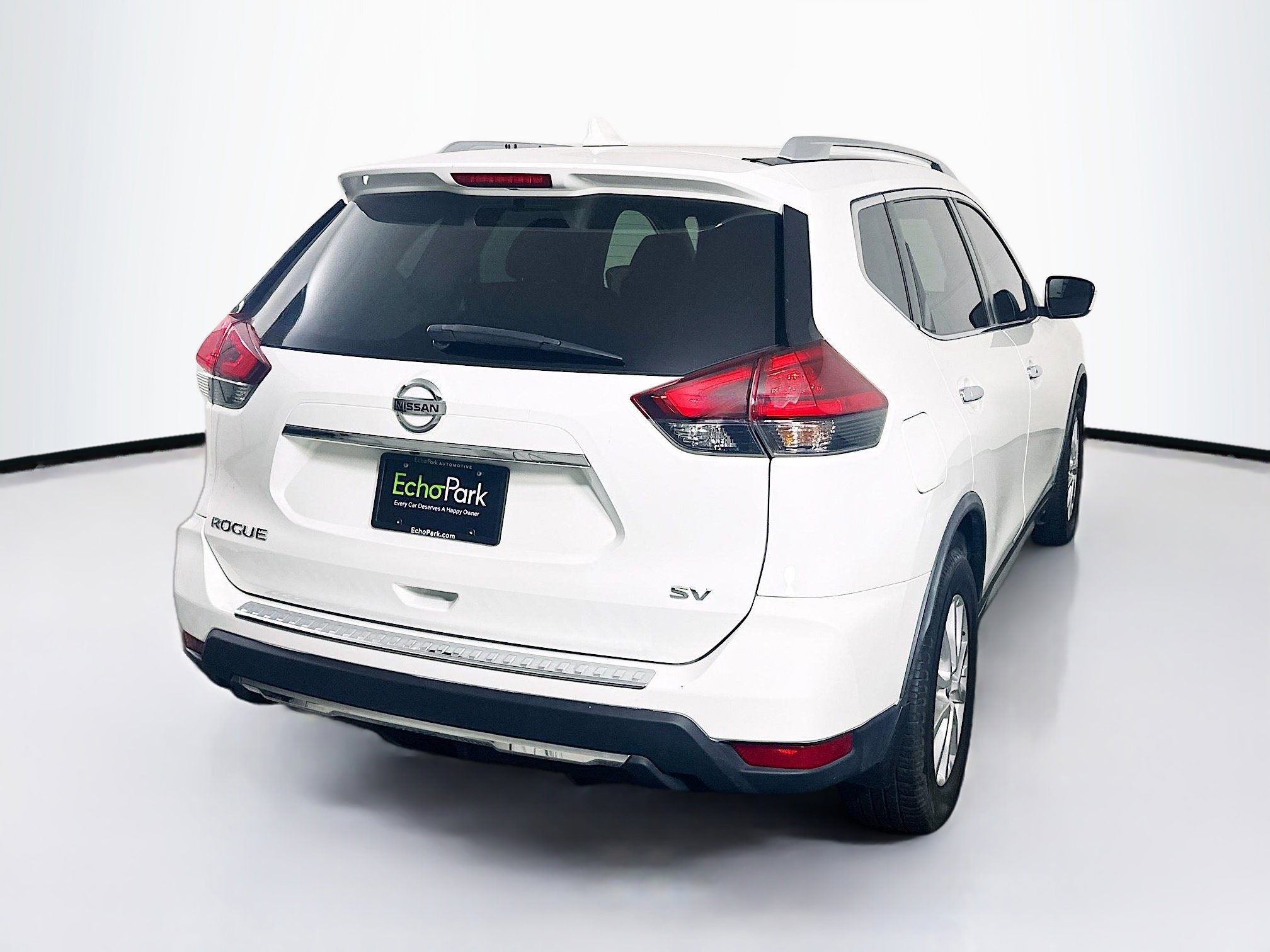 Used 2017 Nissan Rogue SV image 9